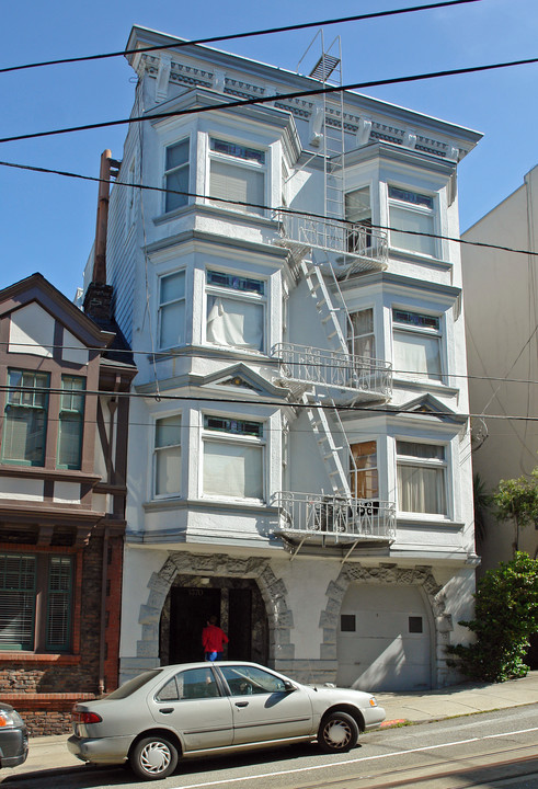 1370 Washington St in San Francisco, CA - Building Photo