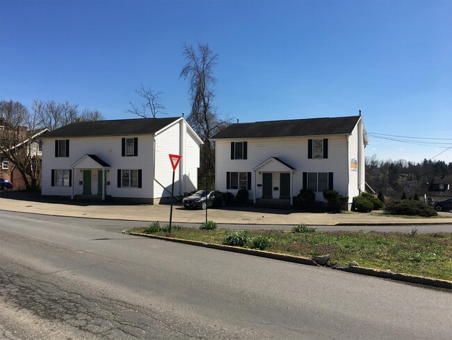 580 Stewart St in Morgantown, WV - Foto de edificio - Building Photo