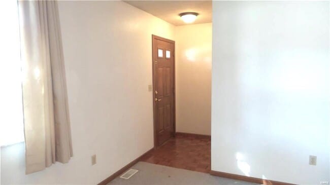 105 Twin Oaks Dr in Belleville, IL - Building Photo - Building Photo