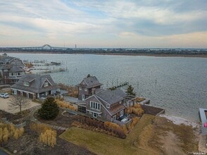 11 Captree Island in Babylon, NY - Building Photo - Building Photo