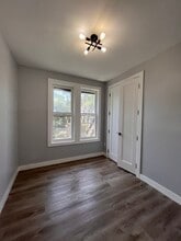 67 Lincoln St, Unit 2L in Jersey City, NJ - Building Photo - Building Photo