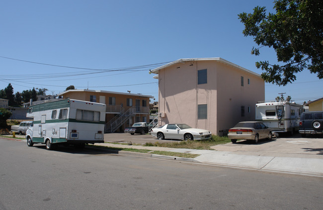 1305 E 9th St in National City, CA - Foto de edificio - Building Photo