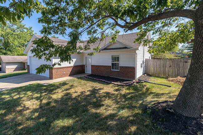 1800 McAlester St in Columbia, MO - Building Photo - Building Photo