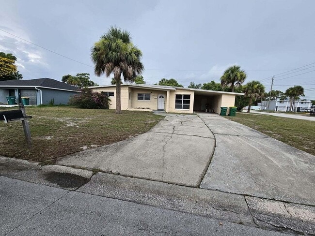 property at 1040 Hickory Ln