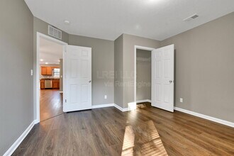 120 Family in Lebanon Junction, KY - Building Photo - Building Photo