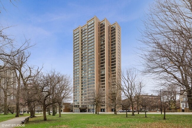 property at 1850 N Clark St