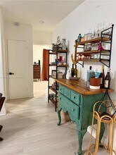 1198 Marseille Dr in Miami Beach, FL - Foto de edificio - Building Photo