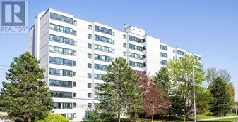 600 Grenfell Dr in London, ON - Building Photo