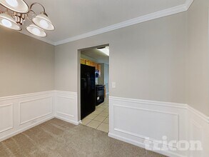 5849 Black Top Way in Fairburn, GA - Foto de edificio - Building Photo