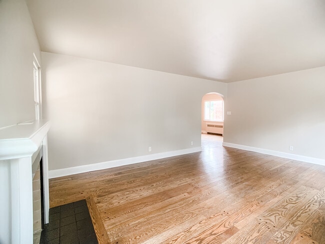 6260 Rogers Park Plz, Unit Apt. #1 in Cincinnati, OH - Building Photo - Building Photo