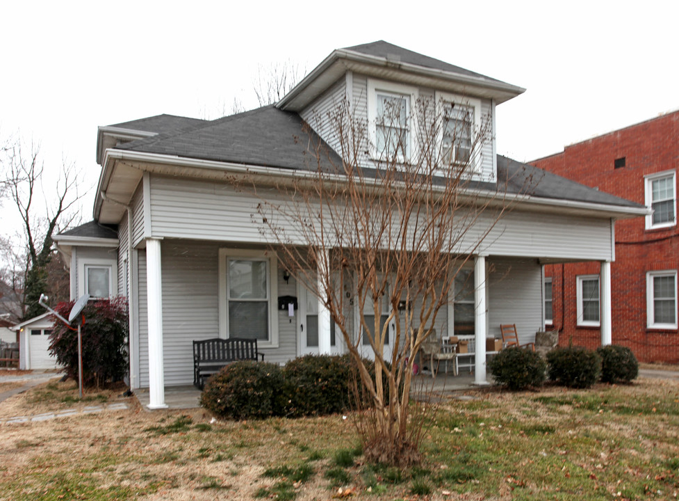 405 N Spring St in Greensboro, NC - Foto de edificio