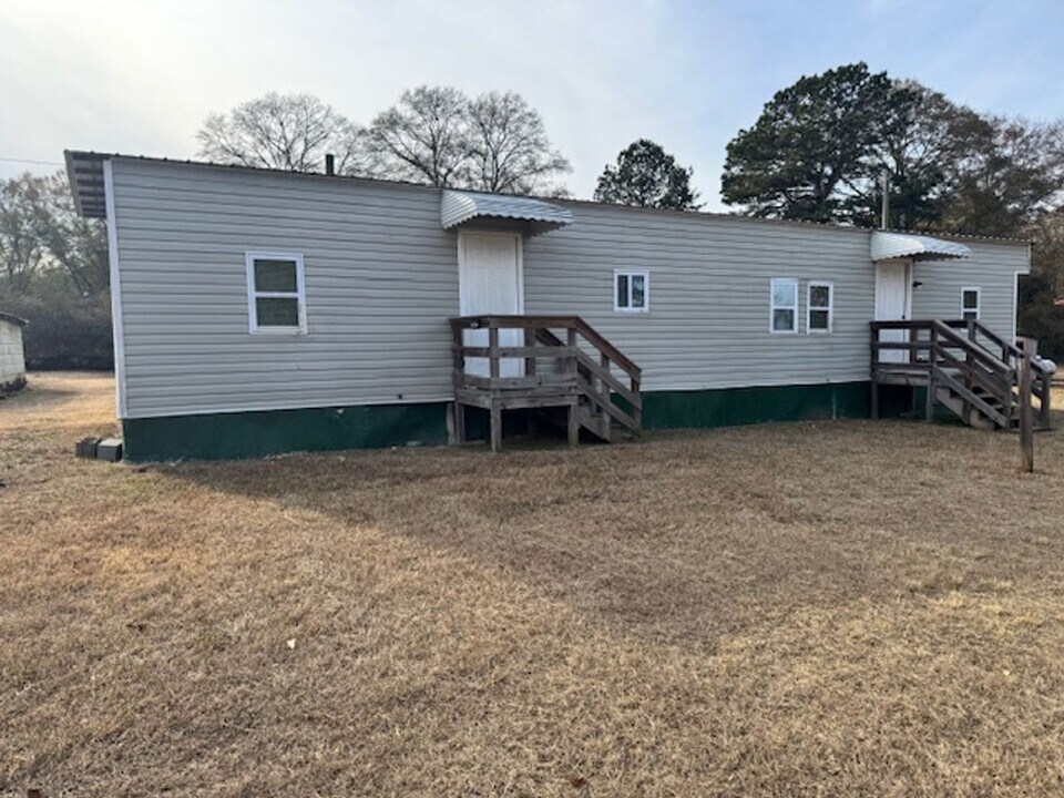 376 Hines Rd in Hogansville, GA - Building Photo