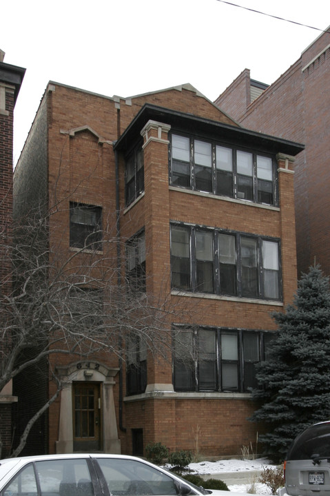 642 W Aldine Ave in Chicago, IL - Foto de edificio