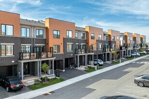Park Series - Freehold Towns in Hamilton, ON - Building Photo