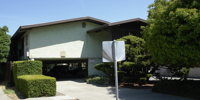 2037 Pacheco St in Concord, CA - Foto de edificio - Building Photo