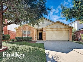 208 Amber Ridge Dr in Arlington, TX - Building Photo