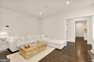 1305 30th St NW in Washington, DC - Building Photo - Building Photo