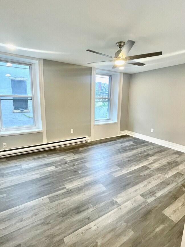 2213 W Tioga St, Unit 2B photo'