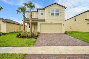 662 Carlyle Wy in Fort Pierce, FL - Building Photo