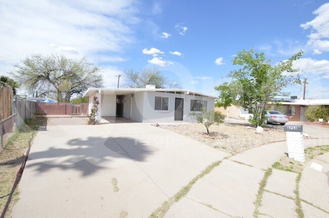 property at 6753 E Nelson Dr