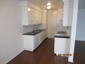 1538 Granville Ave in Los Angeles, CA - Building Photo - Building Photo