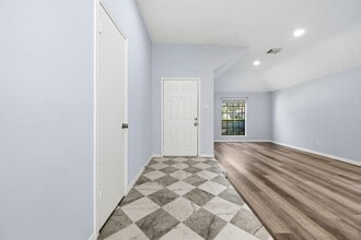 2835 Twin Knolls Dr in Humble, TX - Building Photo - Building Photo