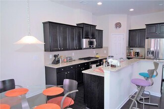 106 Beverly Pl in Atlanta, GA - Building Photo - Building Photo