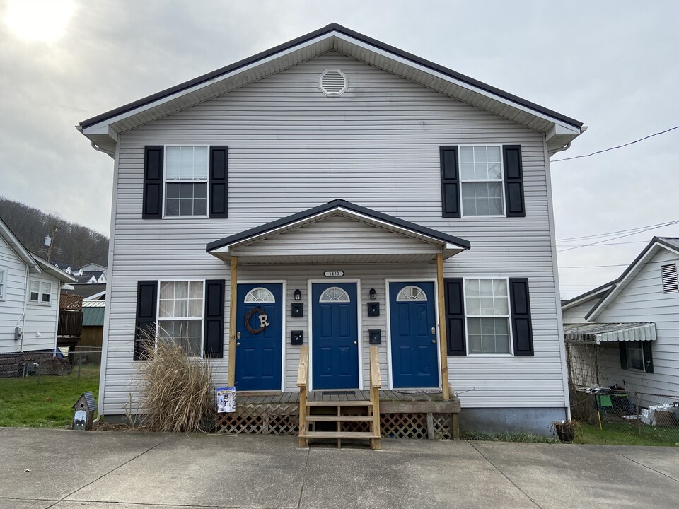 1430 14th St, Unit B in Nitro, WV - Building Photo