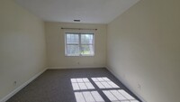 26 Lake Shore Ct, Unit 26-3 in Boston, MA - Building Photo - Building Photo