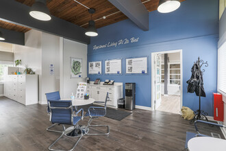 The Villages on Maple in Lisle, IL - Building Photo - Interior Photo