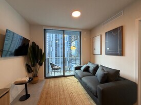 121 NE 5th St, Unit SI FL18-ID1520195P in Miami, FL - Building Photo