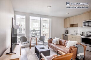 2401 S Jackson St in Seattle, WA - Building Photo