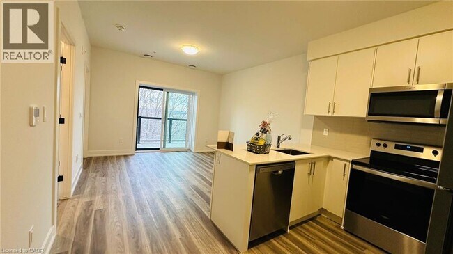 1100 Lackner Pl in Kitchener, ON - Building Photo - Building Photo