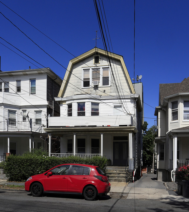 148 W Lincoln Ave in Mount Vernon, NY - Building Photo