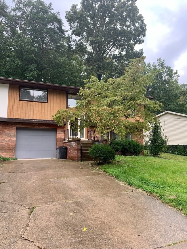 property at 5461 Shawnee Cir