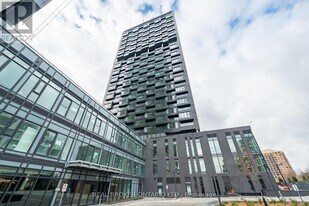 1 Quarrington Lane in North York, ON - Building Photo