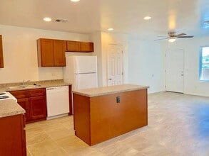 10402 N 9th Ave, Unit A in Phoenix, AZ - Building Photo - Building Photo