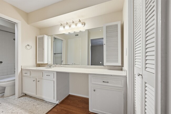 property at 2727 Briarhurst Dr