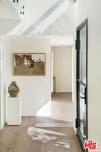 2600 Zorada Dr in Los Angeles, CA - Building Photo - Building Photo