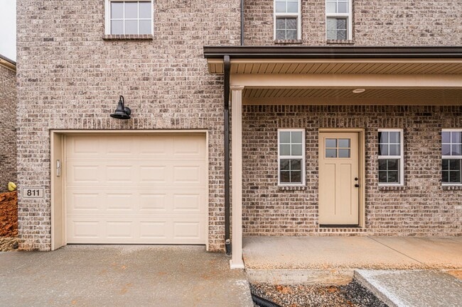 property at 809-811 Rodeo Ln