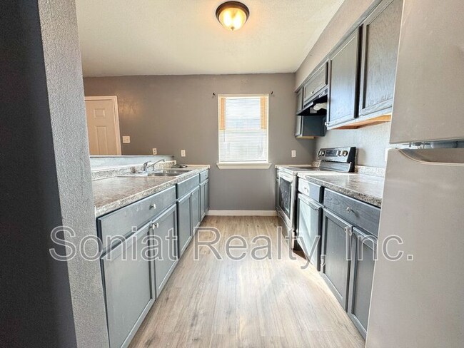 7760 N Coronet Ct in New Orleans, LA - Building Photo - Building Photo