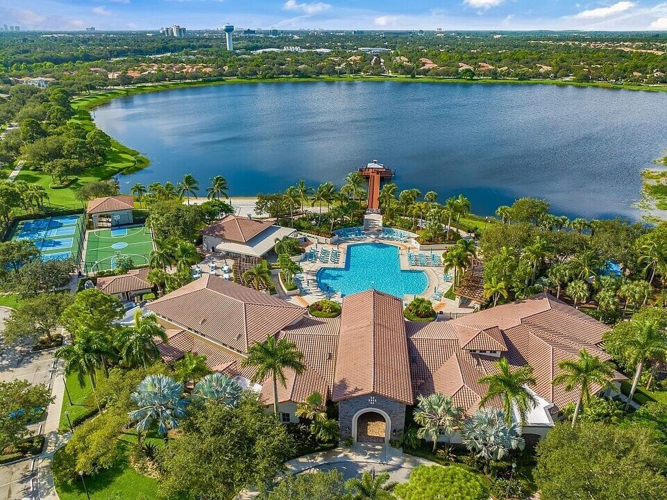 631 Moondancer Ct in Palm Beach Gardens, FL - Building Photo