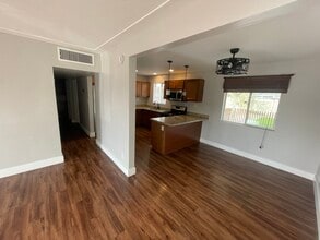 2118 W Glenn Dr in Phoenix, AZ - Foto de edificio - Building Photo