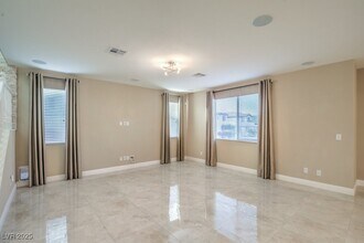 12308 Kings Eagle St in Las Vegas, NV - Foto de edificio - Building Photo