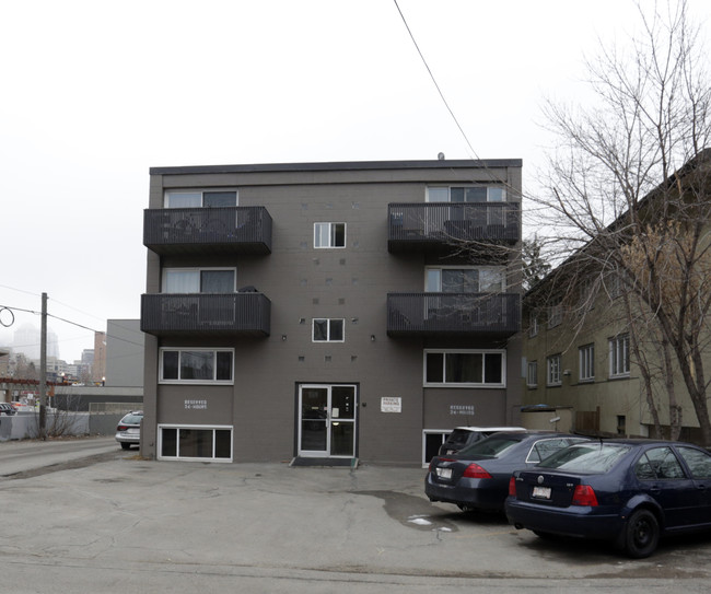 1711 11th St SW in Calgary, AB - Building Photo - Building Photo