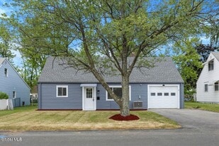 789 Troy-Schenectady Rd in Latham, NY - Building Photo