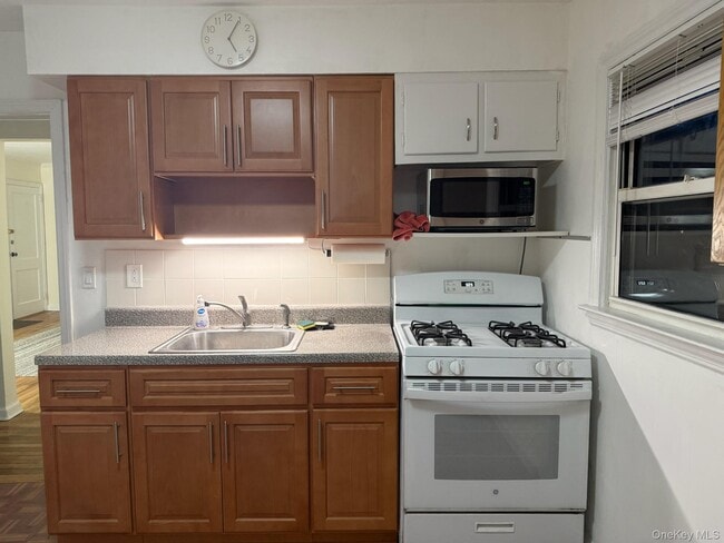 218-11 94th Ave in Queens, NY - Building Photo - Building Photo