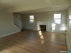 10 Poplar St in Windsor Locks, CT - Building Photo - Building Photo