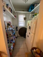 147 Kelton St, Unit 1 in Boston, MA - Foto de edificio - Building Photo