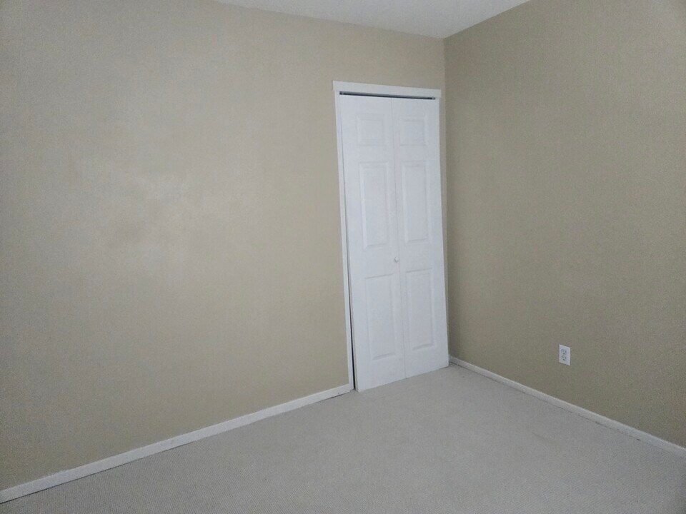4085 Garvey Way in Riverside, CA - Building Photo